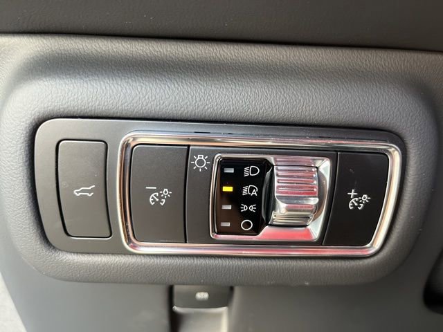 New 2025 Lincoln Nautilus Premier w/ Equipment Group 102A image 17