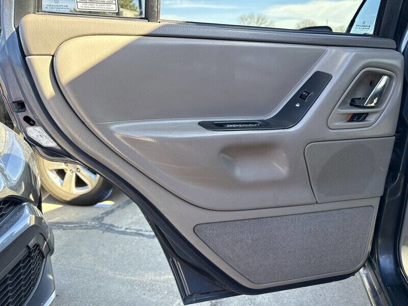 Used 2000 Jeep Grand Cherokee Laredo AWD/4WD image 17