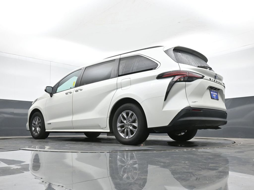 Used 2021 Toyota Sienna XLE image 40