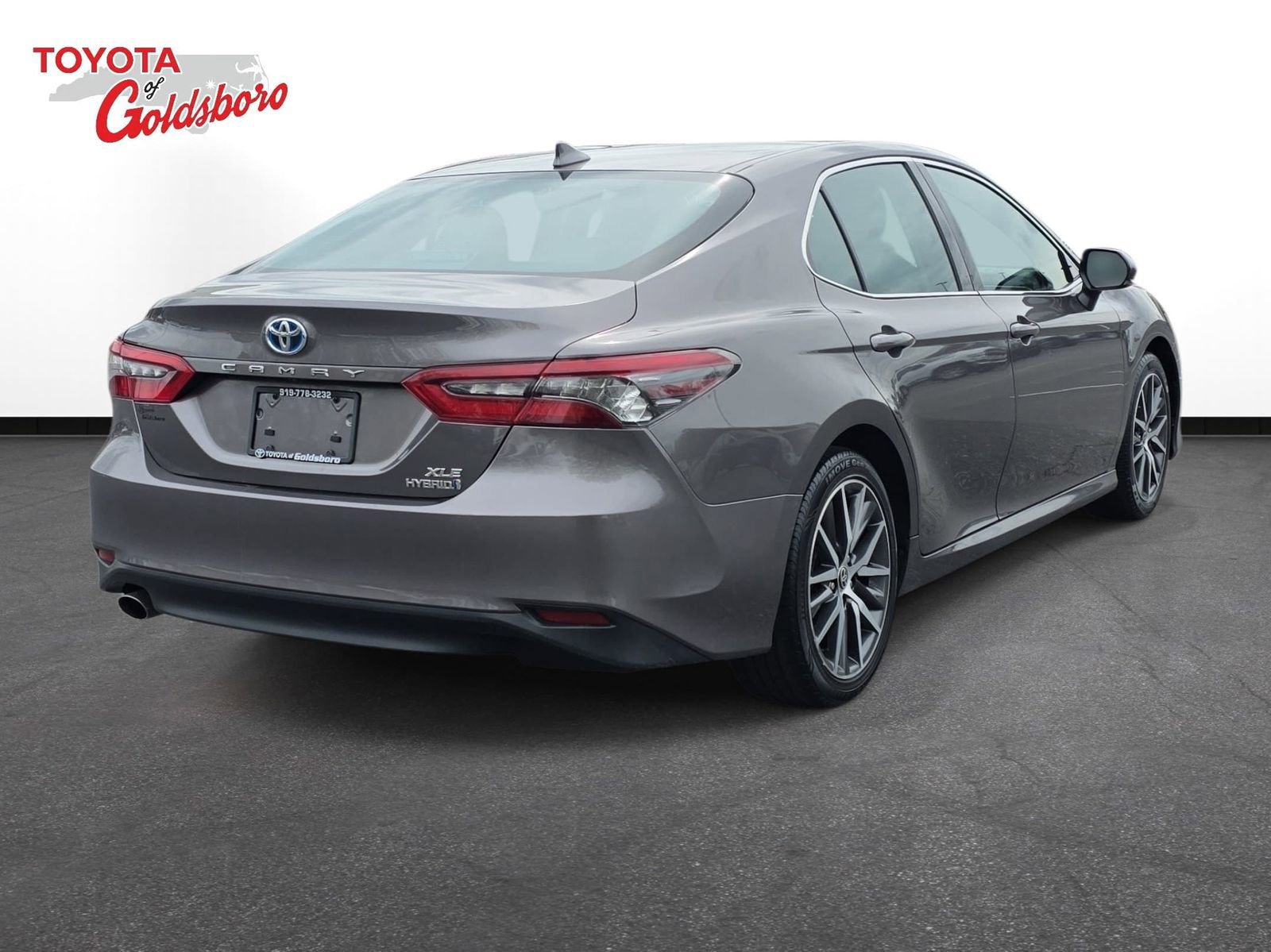 Used 2024 Toyota Camry XLE image 5