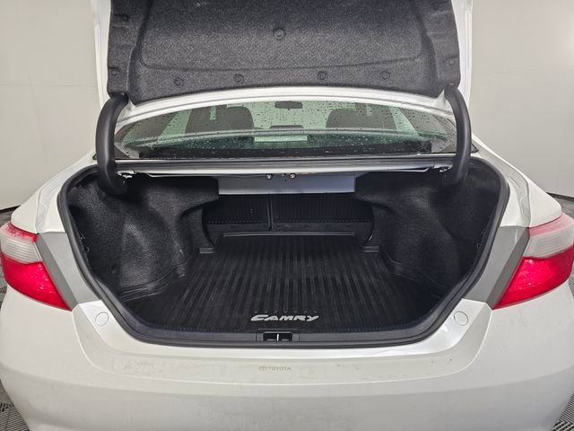 Used 2017 Toyota Camry SE image 17