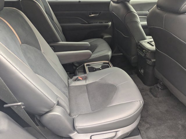 Used 2025 Toyota Grand Highlander AWD Hybrid image 14