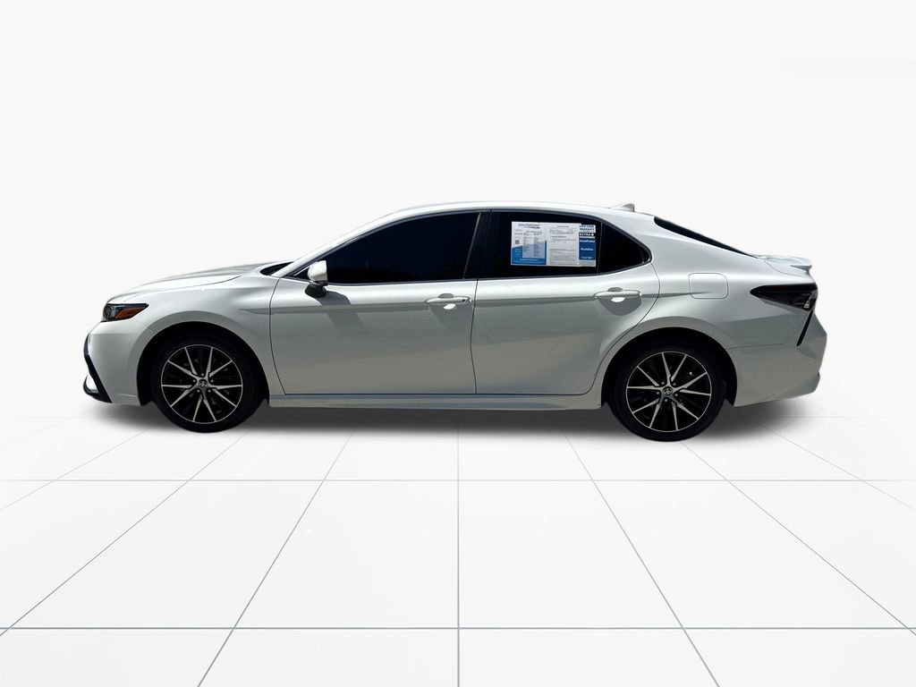 Used 2024 Toyota Camry SE FWD image 5