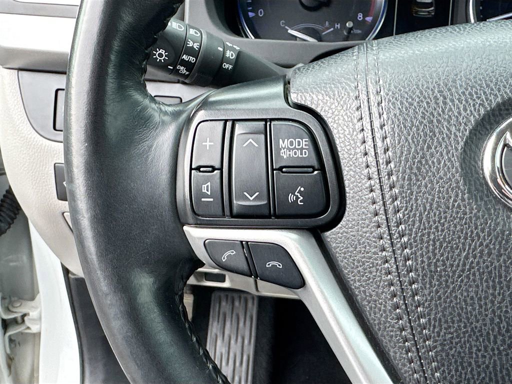 Used 2019 Toyota Highlander XLE image 8