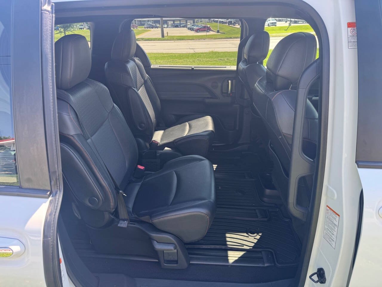 Used 2021 Toyota Sienna XSE FWD image 14