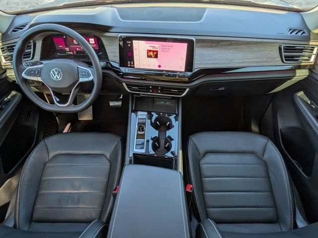 Used 2025 Volkswagen Atlas SEL AWD/4WD image 16