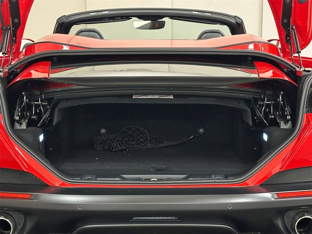 Used 2019 Ferrari Portofino image 27