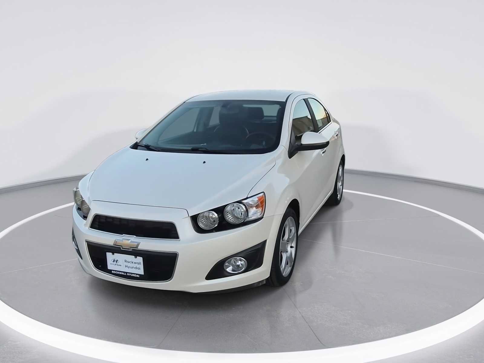 Used 2015 Chevrolet Sonic LTZ FWD image 3