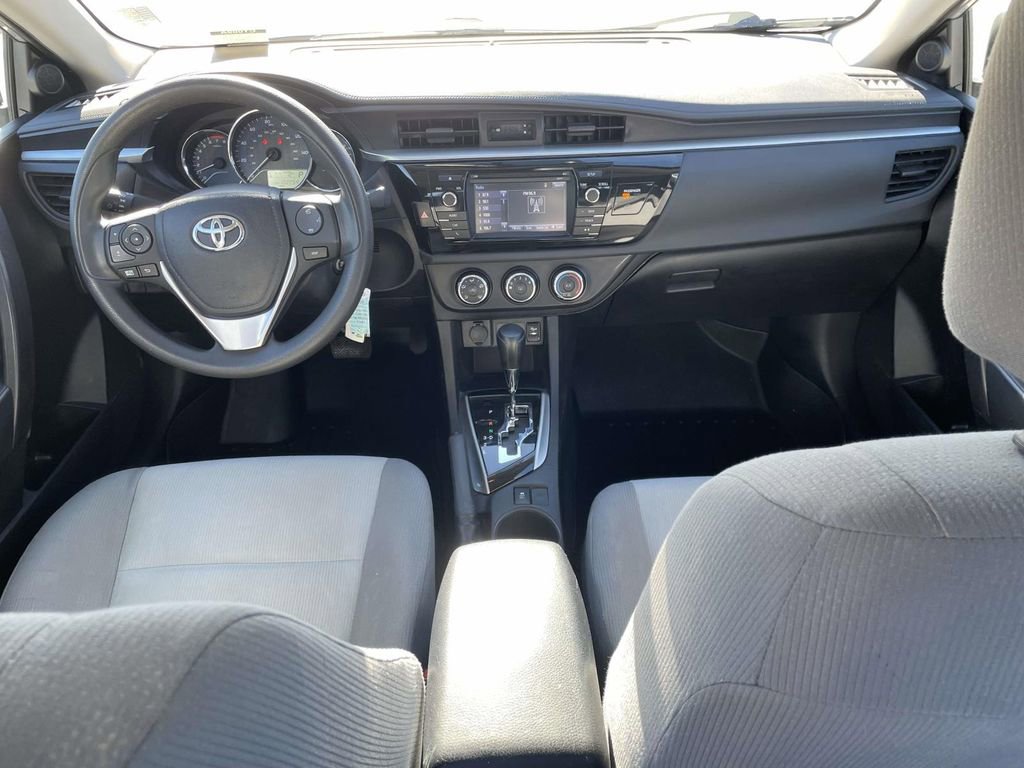 Used 2016 Toyota Corolla image 11