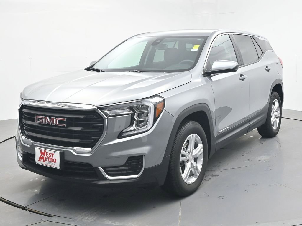 Used 2024 GMC Terrain SLE image 2