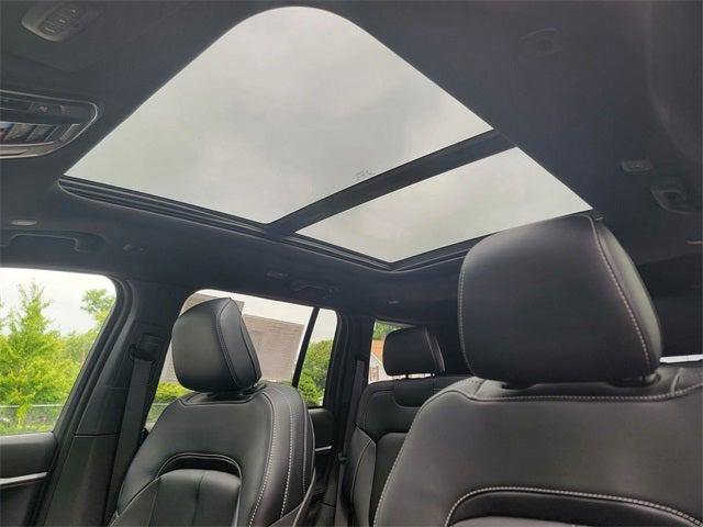 Certified 2025 Jeep Grand Cherokee Limited image 3