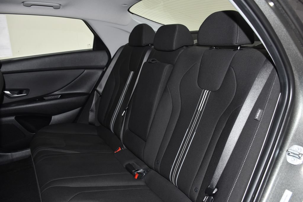 Certified 2025 Hyundai Elantra SEL FWD image 29