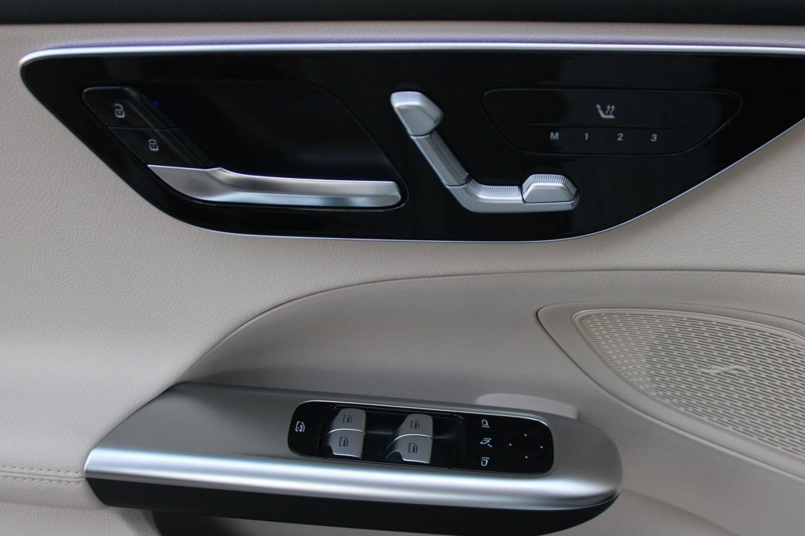 Used 2026 Mercedes-Benz C 300 Sedan image 7