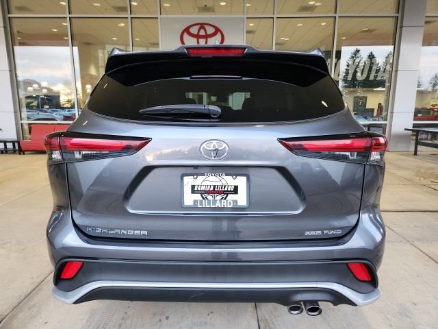 Used 2025 Toyota Highlander XSE image 10