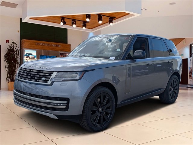 New 2025 Land Rover Range Rover SE