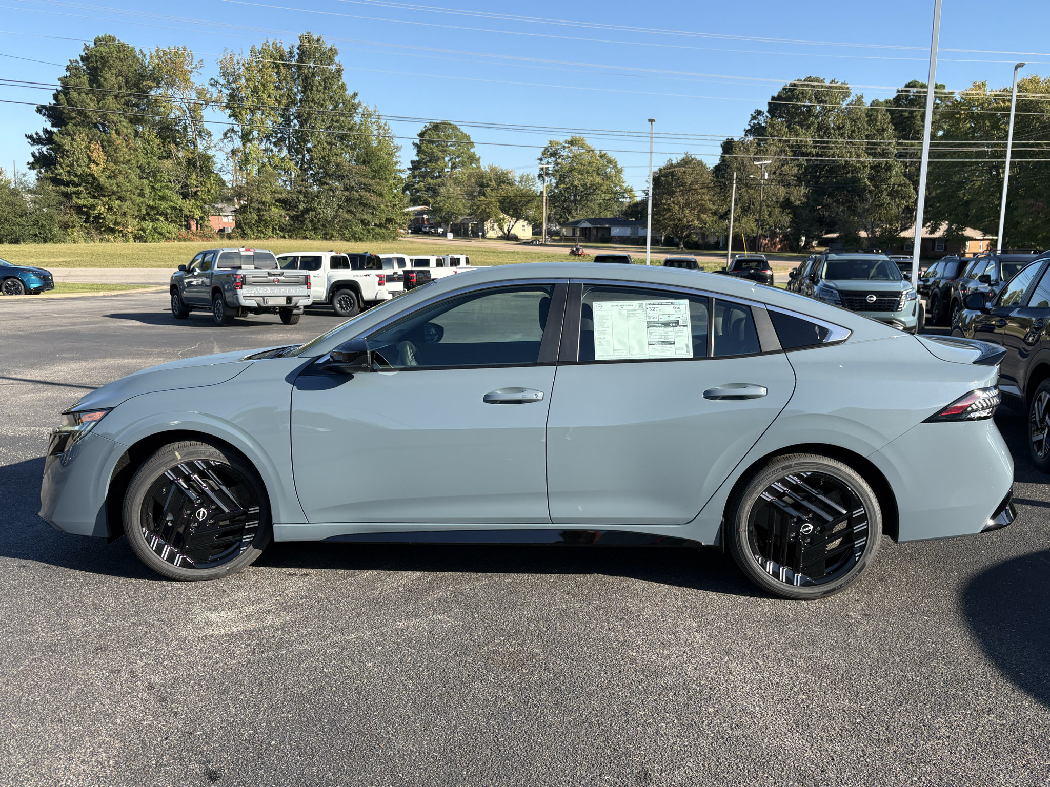 New 2027 Nissan Sentra SR w/ Floor Mat Package FWD image 10