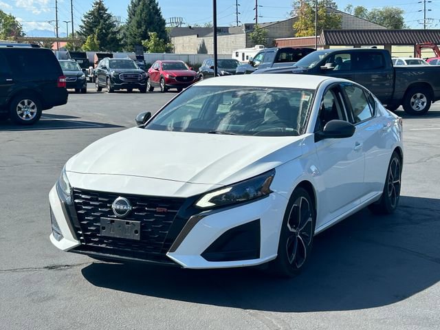 Used 2023 Nissan Altima 2.5 SR FWD image 9