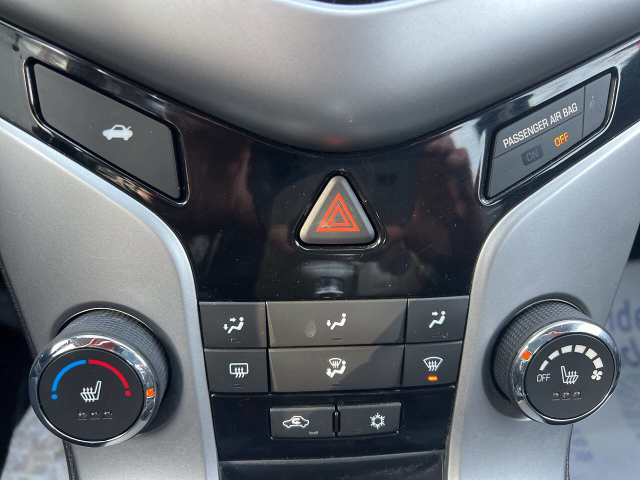 Used 2015 Chevrolet Cruze LT image 19