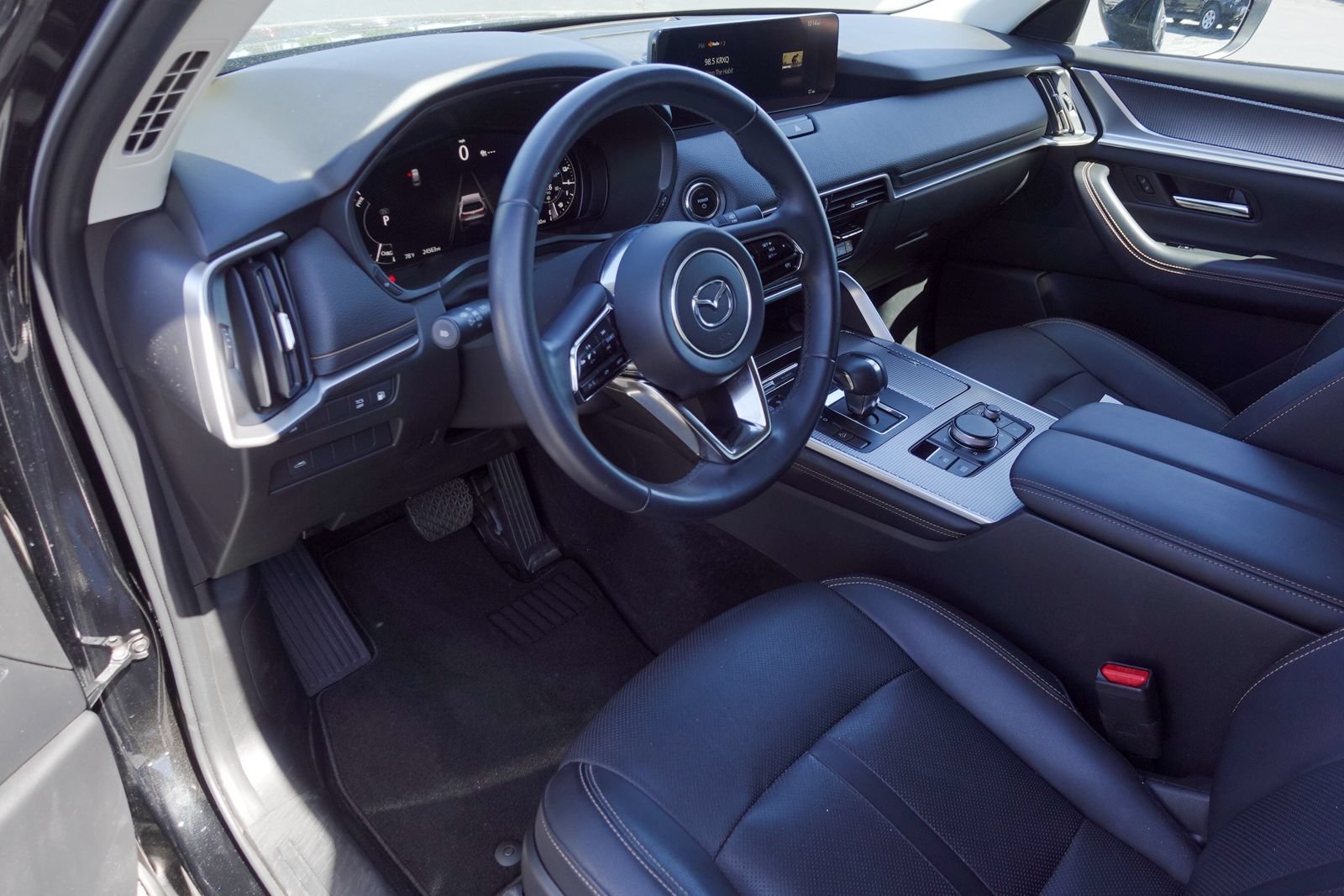 Certified 2024 MAZDA CX-90 Plug-In Hybrid w/ Preferred AWD/4WD image 11