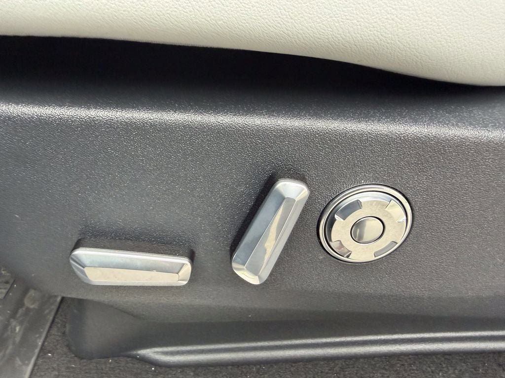 New 2026 Lincoln Navigator Black Label AWD/4WD image 13