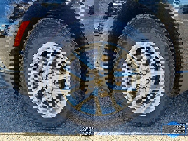 Used 2024 Chevrolet Equinox LT image 32