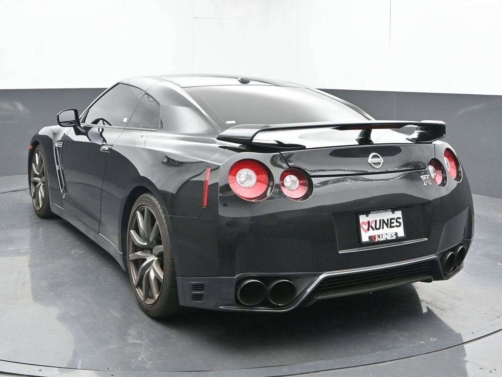 Used 2014 Nissan GT-R Premium image 8