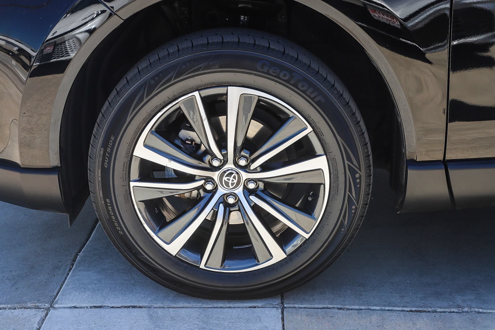 Certified 2023 Toyota Venza LE AWD/4WD image 10