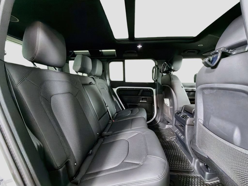 New 2026 Land Rover Defender 110 X-Dynamic SE AWD/4WD image 29
