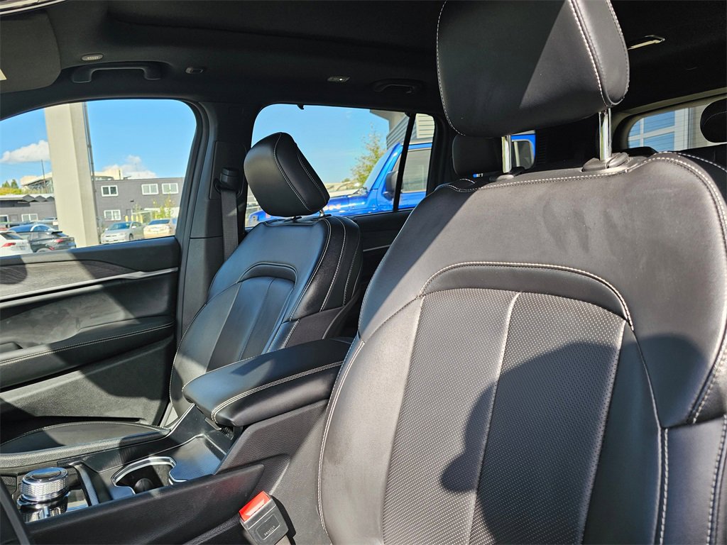 Used 2024 Jeep Grand Cherokee L Limited w/ Luxury Tech Group II image 25