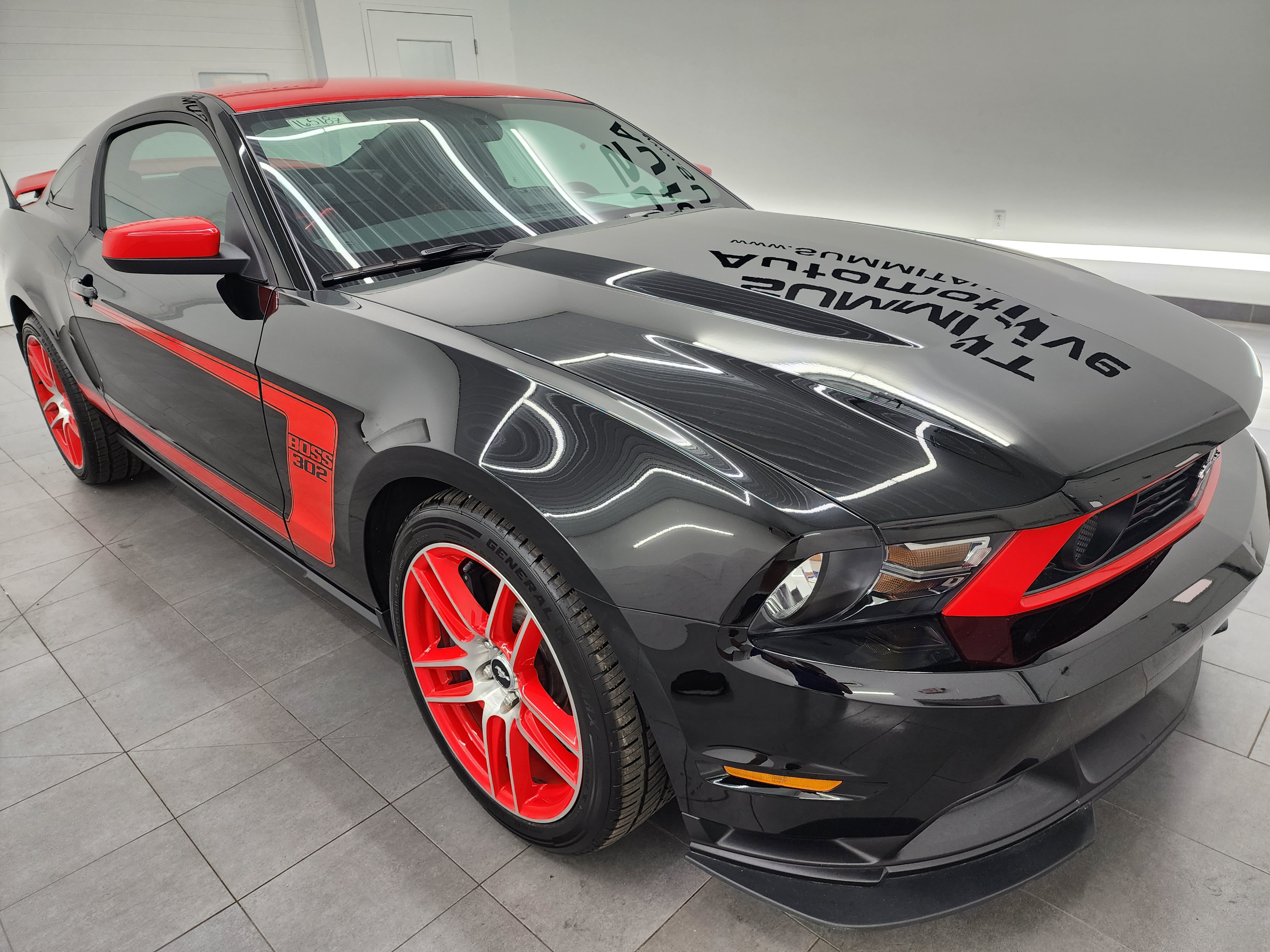 Used 2012 Ford Mustang Boss 302 RWD image 2