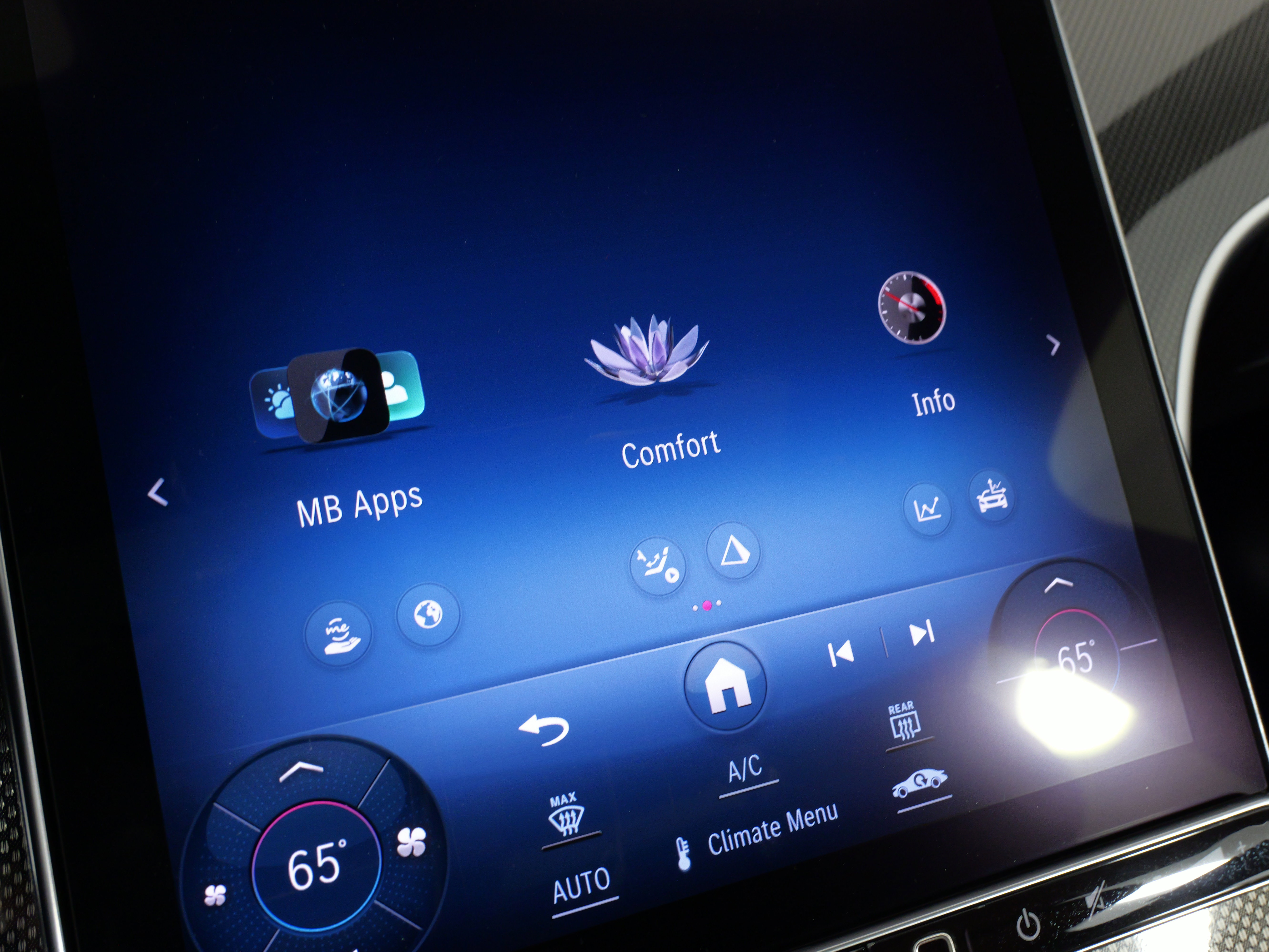 Used 2023 Mercedes-Benz C 300 4MATIC Sedan image 41