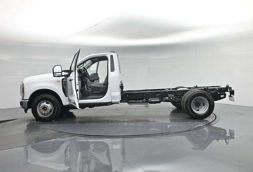 New 2026 Ford F350 XL w/ XL Chrome Package RWD image 29