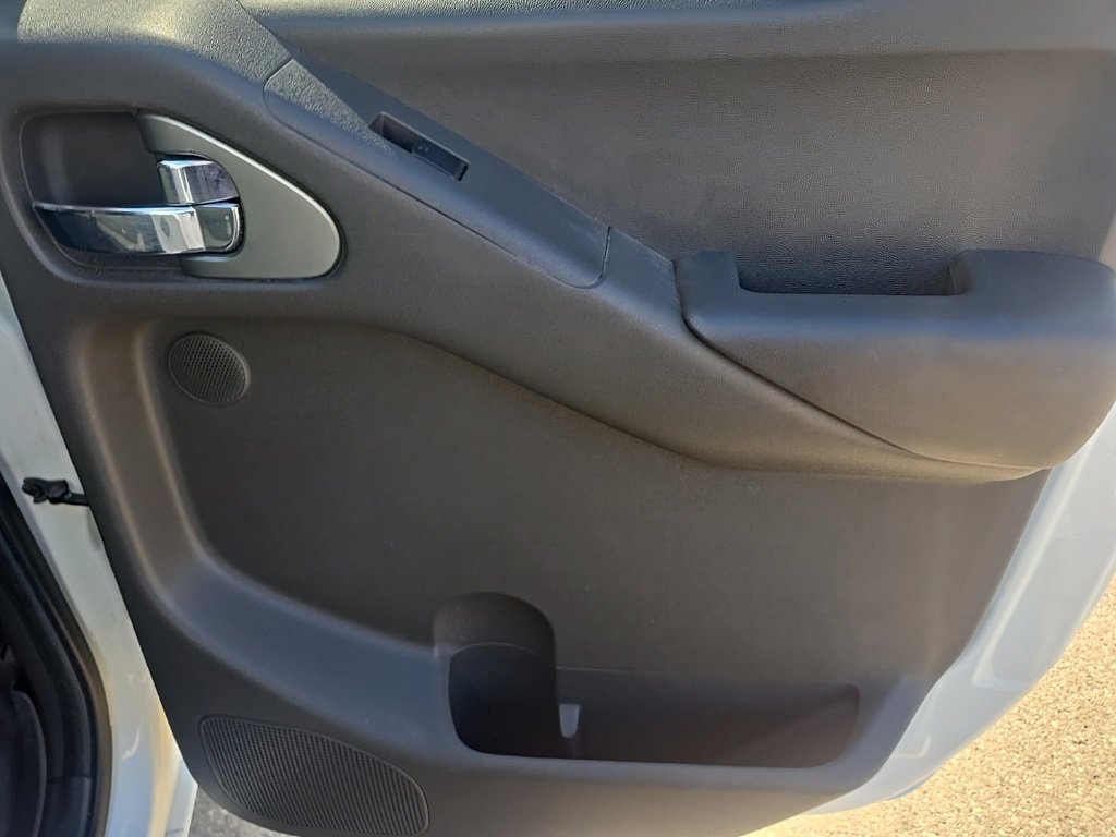 Used 2015 Nissan Frontier PRO-4X w/ Pro-4x Luxury Package image 30