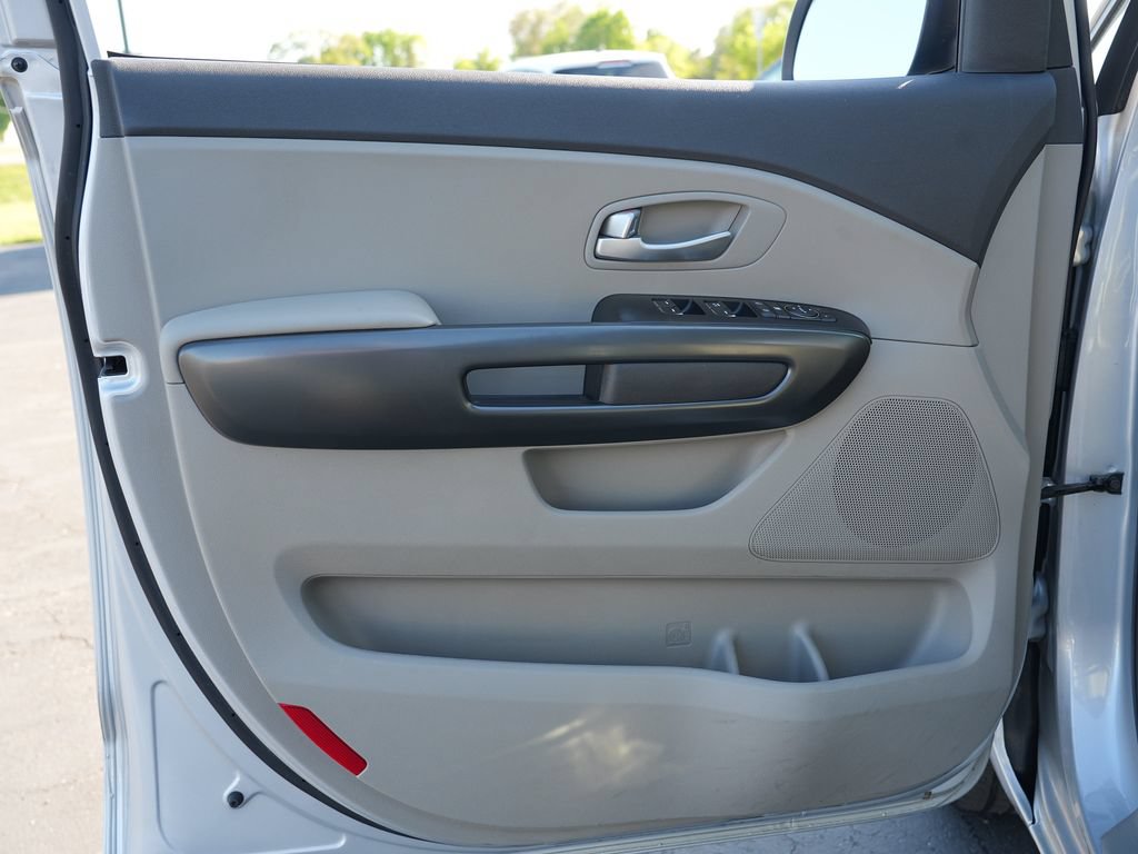 Used 2018 Kia Sedona L FWD image 14