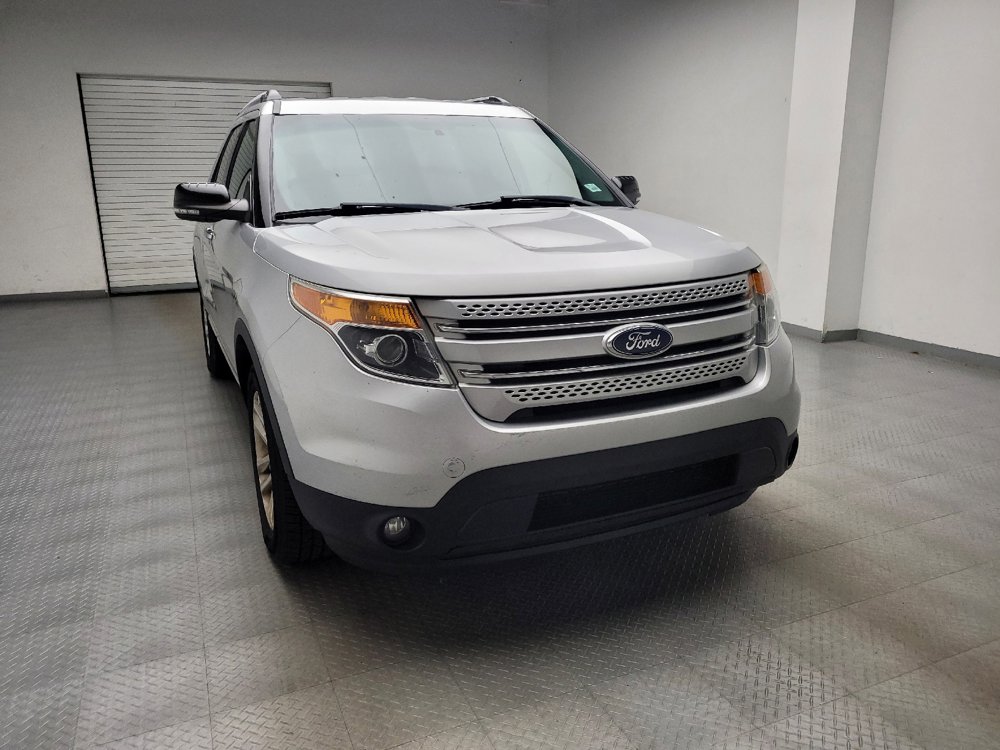 Used 2015 Ford Explorer XLT w/ Equipment Group 202B FWD image 14