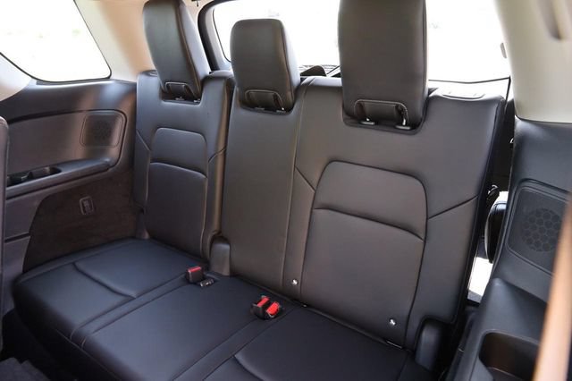 Certified 2025 Nissan Pathfinder Platinum w/ Cargo Package FWD image 12