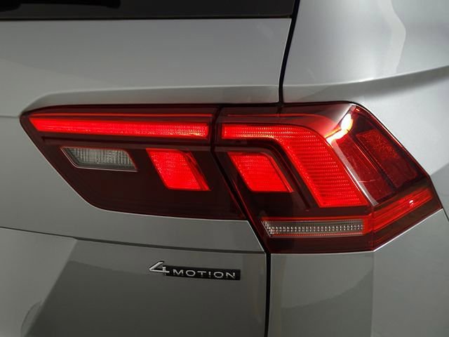 Used 2024 Volkswagen Tiguan SE image 43