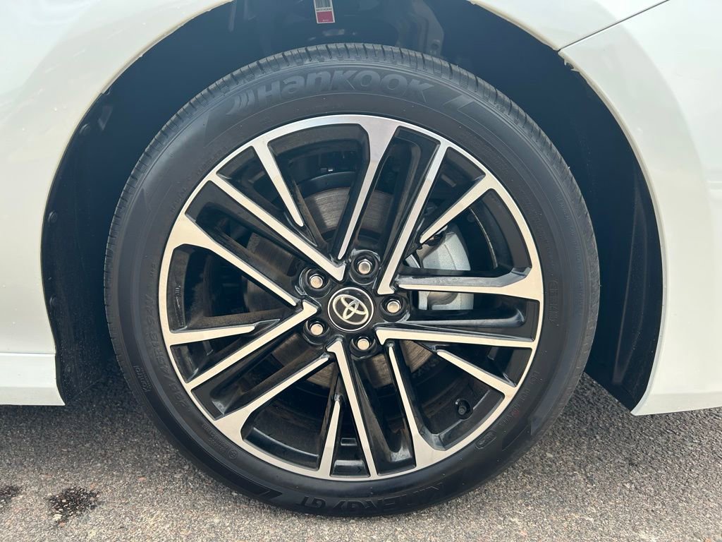 Used 2025 Toyota Camry XLE image 35