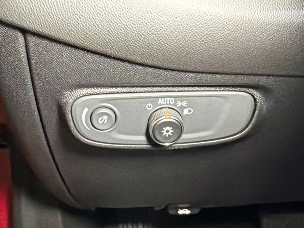 Used 2019 Chevrolet Equinox LT FWD image 24