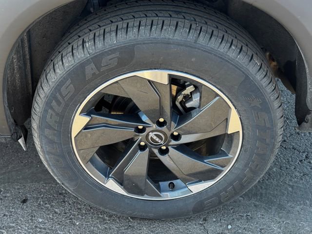 Used 2025 Nissan Rogue SV image 11