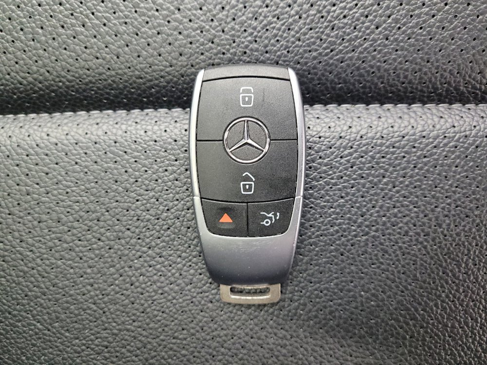 Used 2020 Mercedes-Benz C 300 Sedan image 32