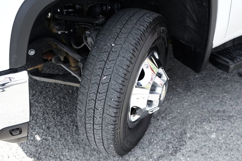 Used 2024 Chevrolet Silverado 3500 LT w/ Convenience Package AWD/4WD image 40