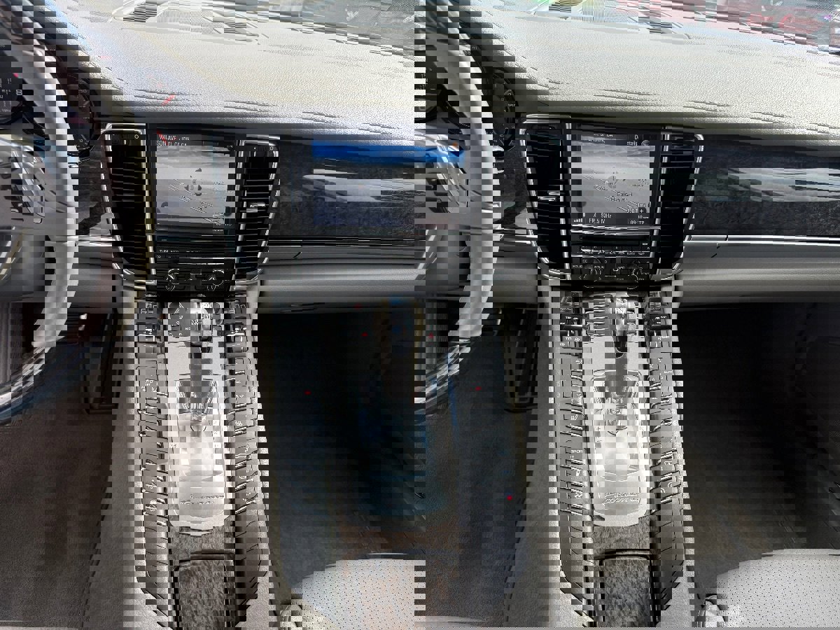 Used 2012 Porsche Panamera 4 image 22