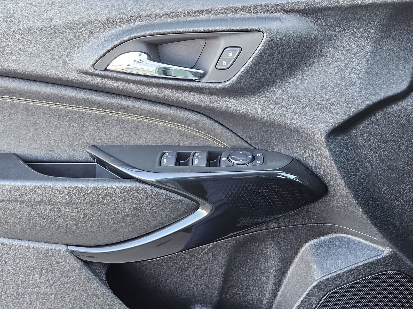 New 2026 Chevrolet Trax ACTIV w/ Driver Confidence Package image 24