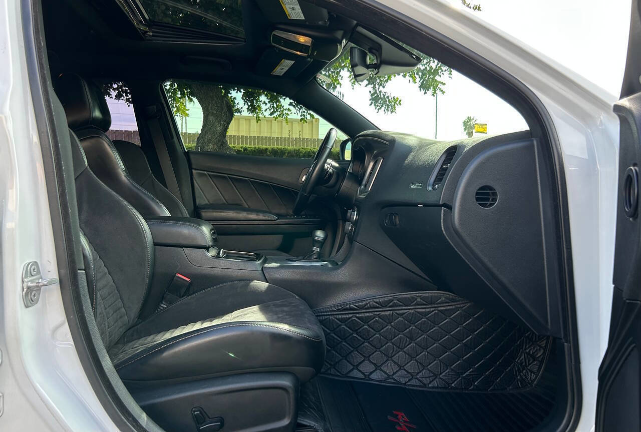 Used 2017 Dodge Charger R/T image 14