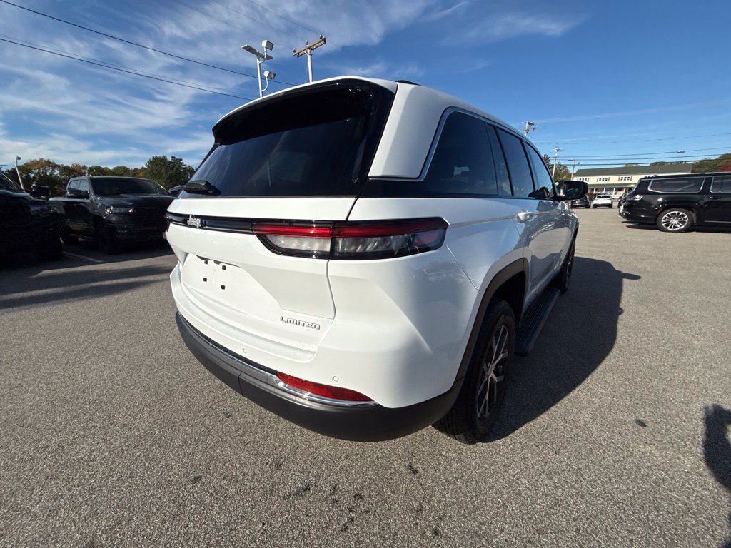Certified 2025 Jeep Grand Cherokee Limited AWD/4WD image 5