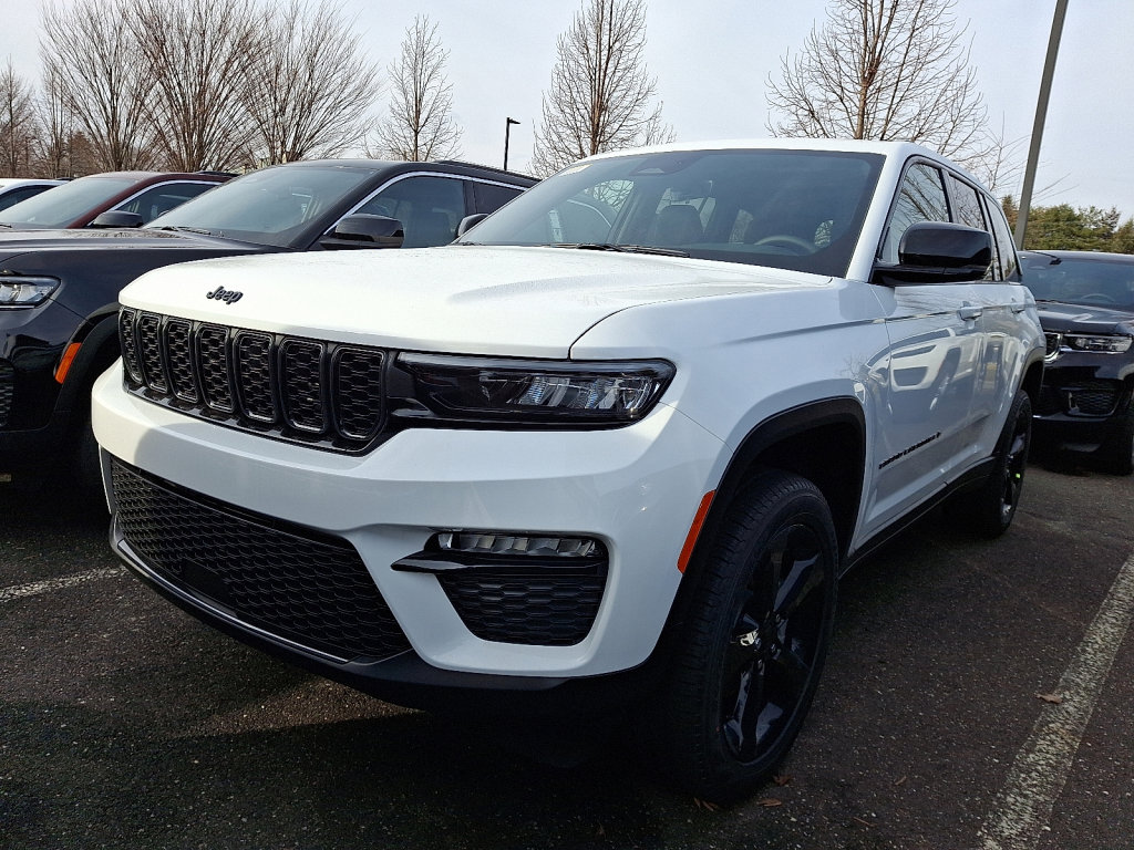 New 2025 Jeep Grand Cherokee Limited w/ Black Appearance Package