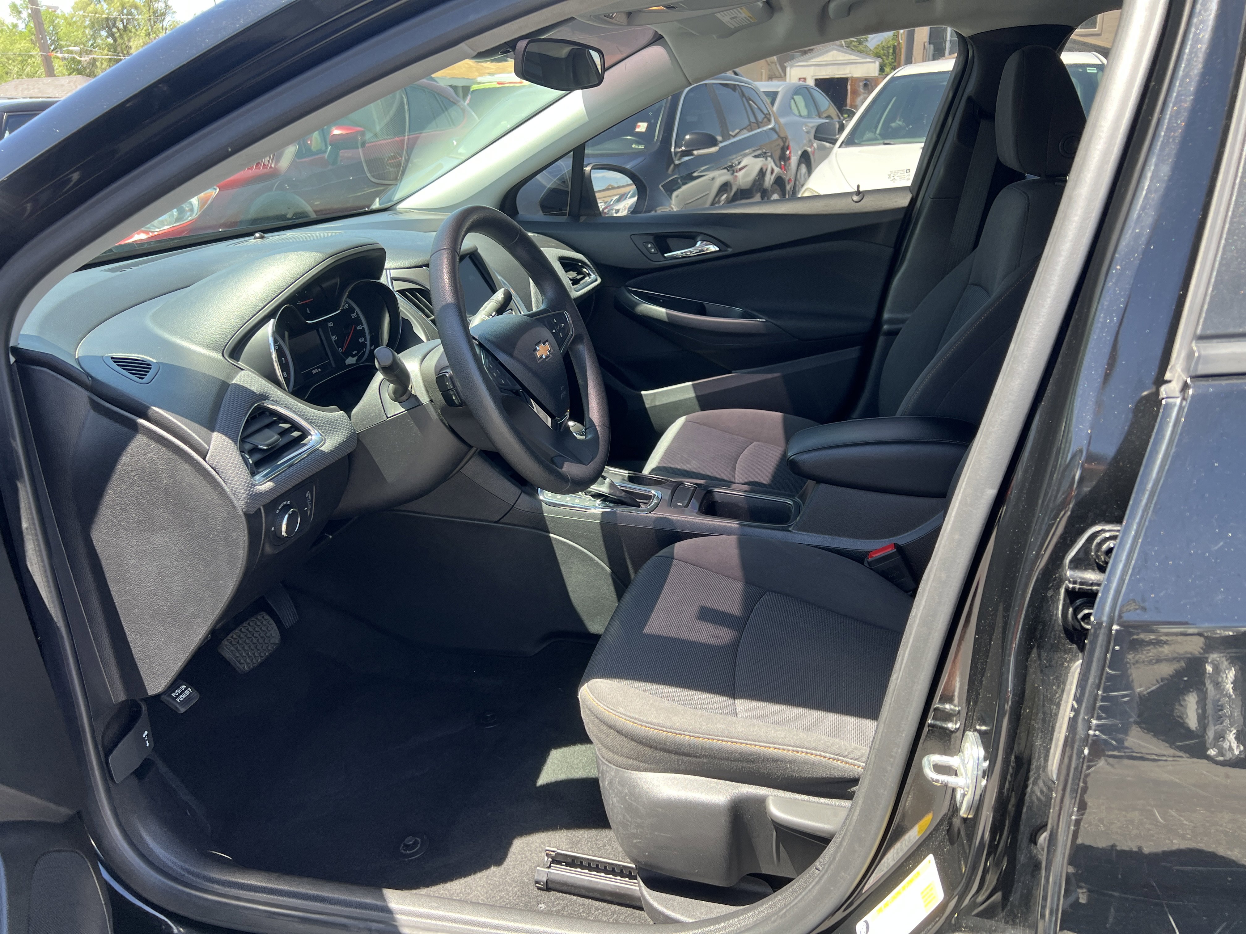 Used 2019 Chevrolet Cruze LS w/ LS Convenience Package FWD image 13