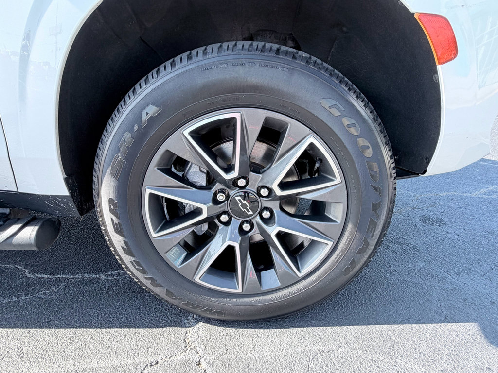 Used 2022 Chevrolet Tahoe Z71 w/ Z71 Off-Road Package AWD/4WD image 37