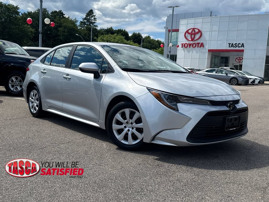 Used 2024 Toyota Corolla LE FWD image 1